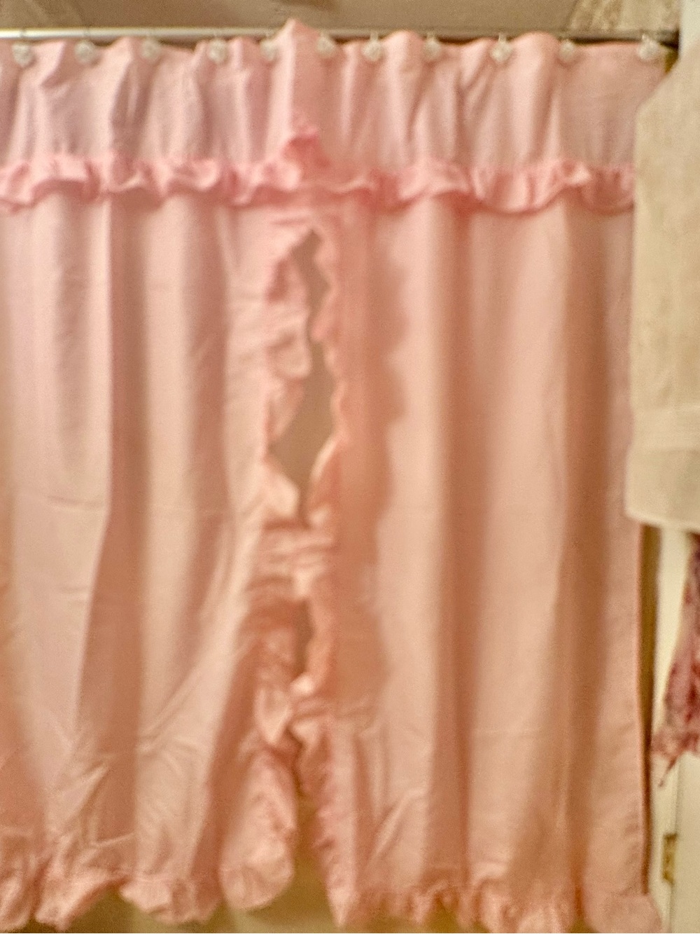 Vintage 80’s pink ruffled shower curtain